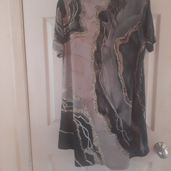 Just Fashion Now Dress Short Sleeve Abstract Pattern Size Medium - Picture 3 of 5